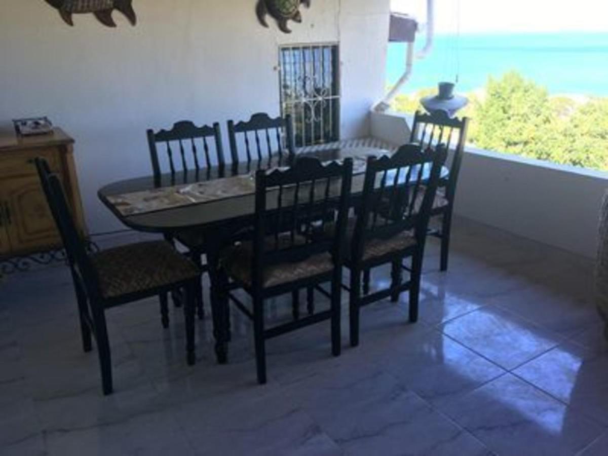 Attractive 2-Bed Apartment Stunning Sea View Дикенсон-Бей Экстерьер фото
