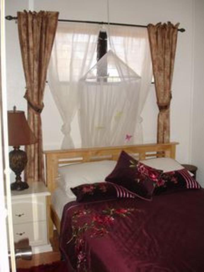 Attractive 2-Bed Apartment Stunning Sea View Дикенсон-Бей Экстерьер фото